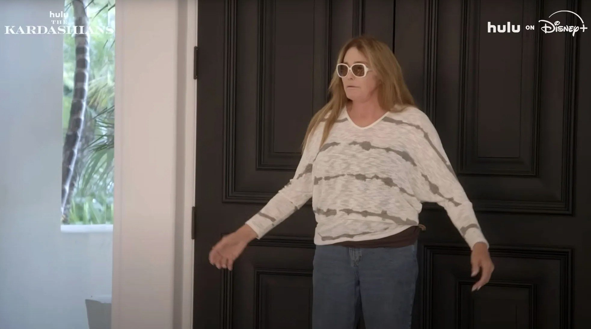 Caitlyn Jenner Has Awkward On-Air Reunion With Her Kids as They Say Goodbye to Iconic ‘Keeping Up With the Kardashians’ House 1 Caitlyn Jenner Has Awkward On-Air Reunion With Her Kids as They Say Goodbye to Iconic ‘Keeping Up With the Kardashians’ House