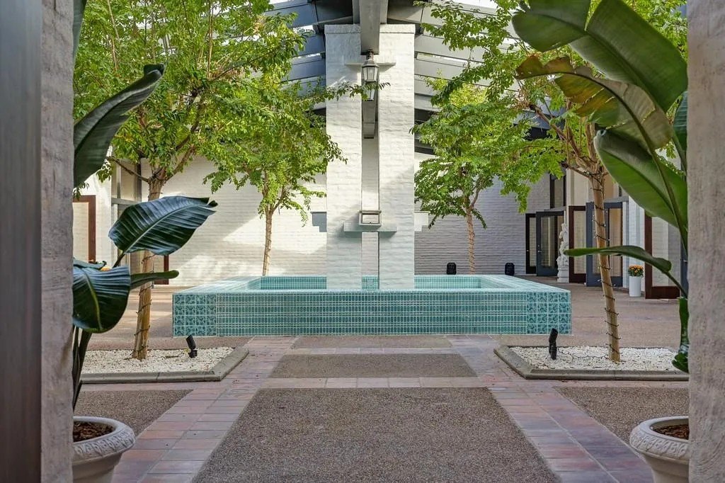 California’s Forgotten Governor’s Mansion: Nancy and Ronald Reagan’s Former Home Lists for $7.5 Million—Complete With Secret Time Capsule 1 Reagan California Mansion