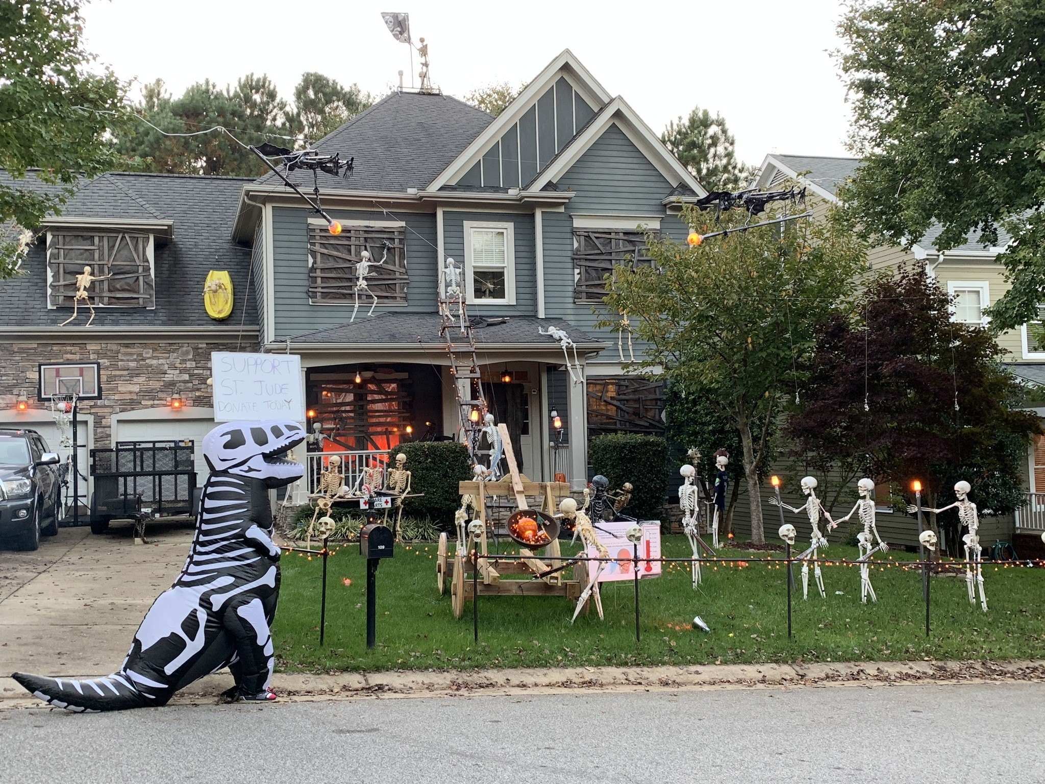 Spooky for a Cause: NC Homeowner’s Halloween Displays Help Raise Over $1 Million for St. Jude 1 Jeff Robertson
