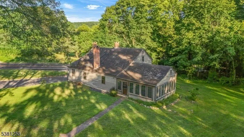 275-Year-Old New Jersey Home Lists for $400,000