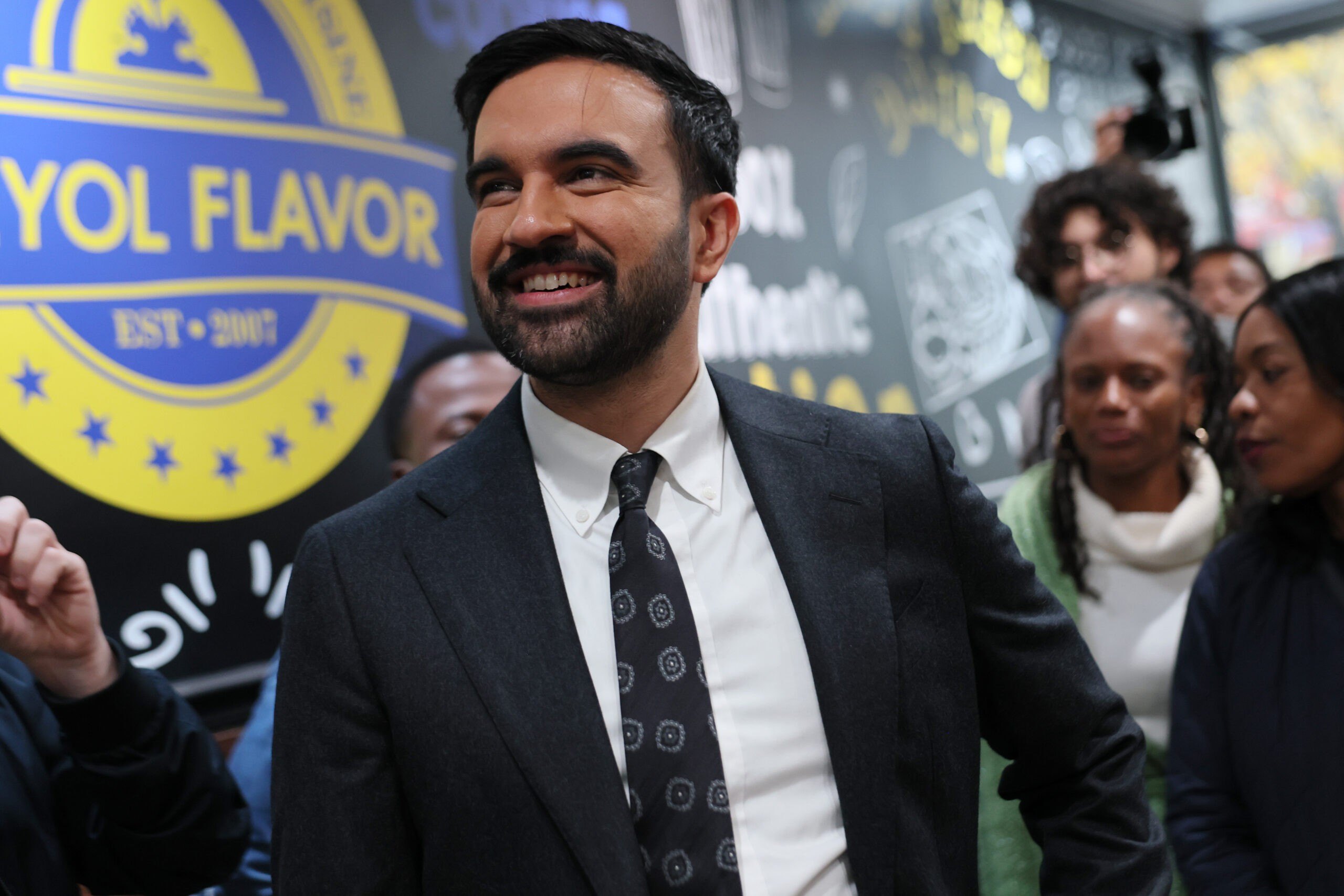 Home 38 Fox News’ Sean Hannity Tells Ron DeSantis He’s ‘Literally in Tears’ Over Mamdani Win—as They Urge New Yorkers To Flee to ‘Free State of Florida’