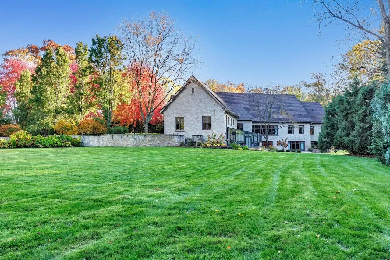 NFL Quarterback Aaron Rodgers Lists Wisconsin Mansion for $3.7 Million—2 Years After He Was Traded by Green Bay Packers