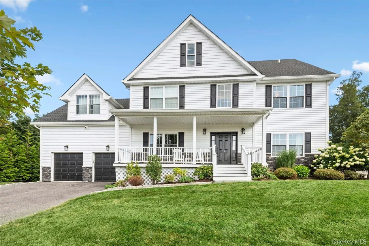 Wealthy New Yorkers Are Preparing for a Mayoral Election Exodus—Sparking Luxury Bidding War in Affluent Suburbs